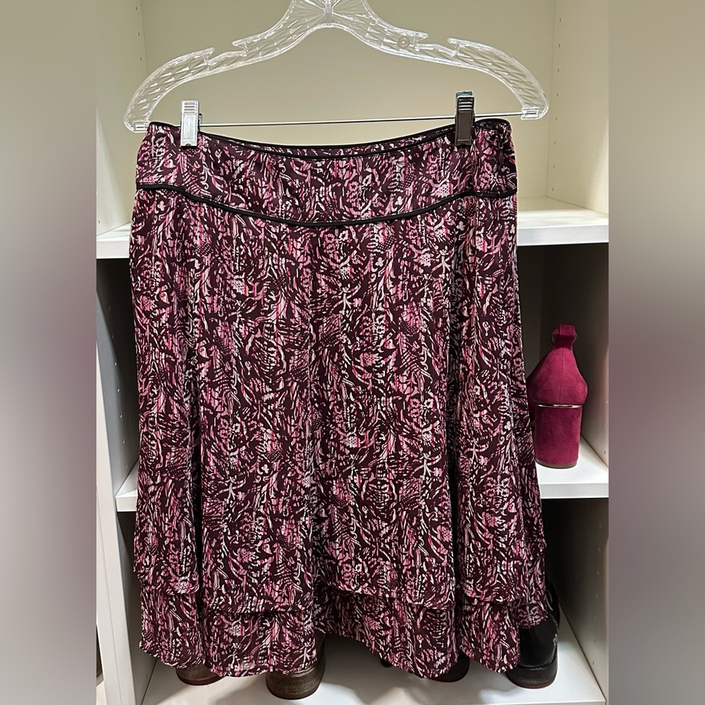 NWOT WHBM flouncy mini skirt side zip size 8